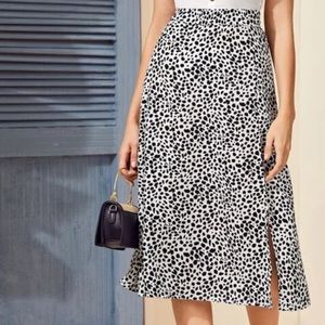 Split thigh Dalmatian print skirt